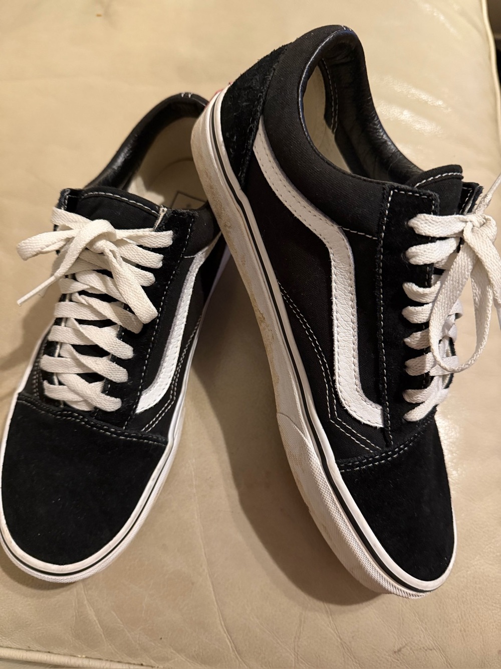 Vans Old Skool Low-Top Skate Shoes in Black/White Men 9 Wo 10.5